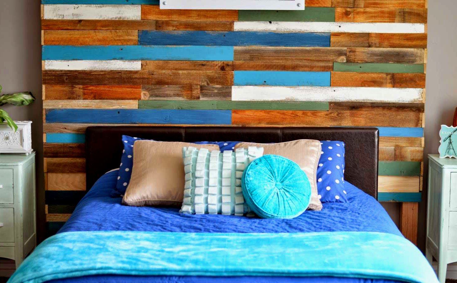 DIY Headboard Idea That Transform Your Bedroom - Home Decoraide